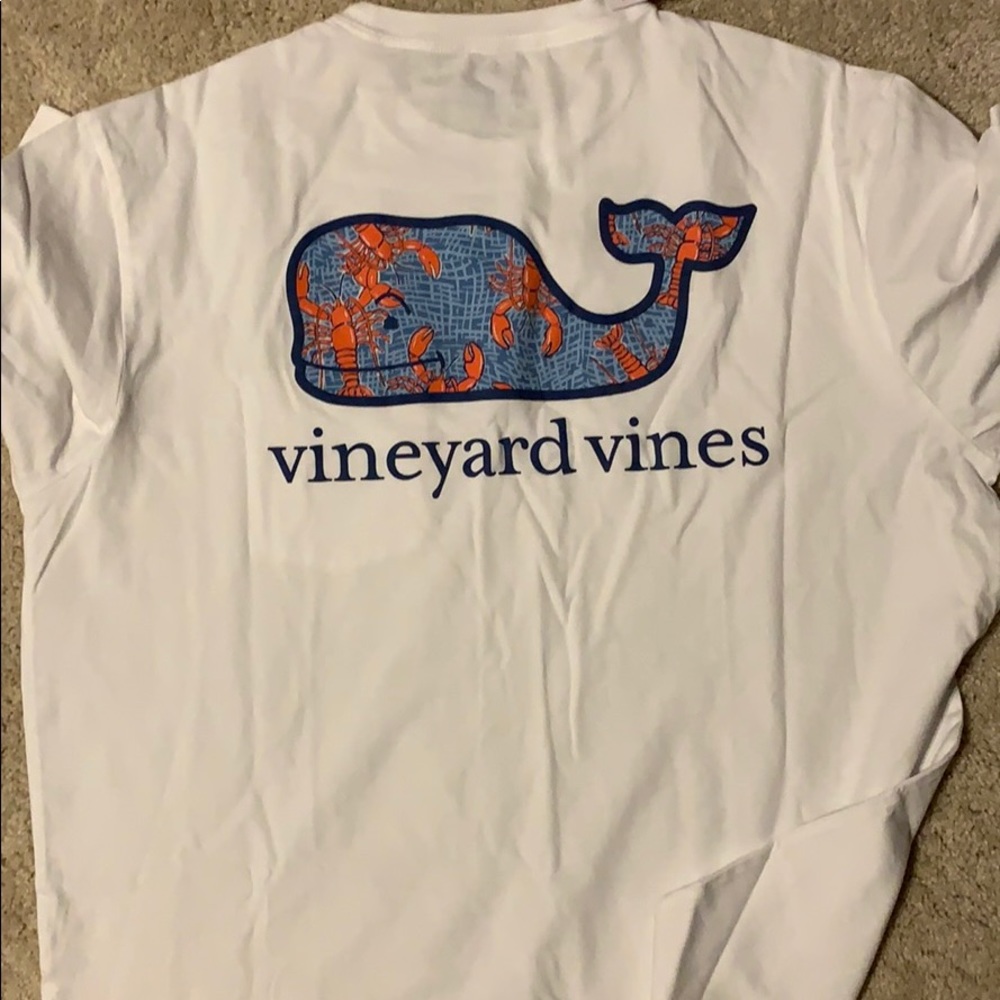 Vineyard Vine T-shirt with lobsters